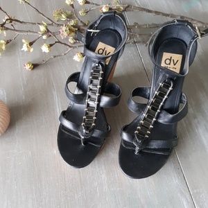 Black wedges
